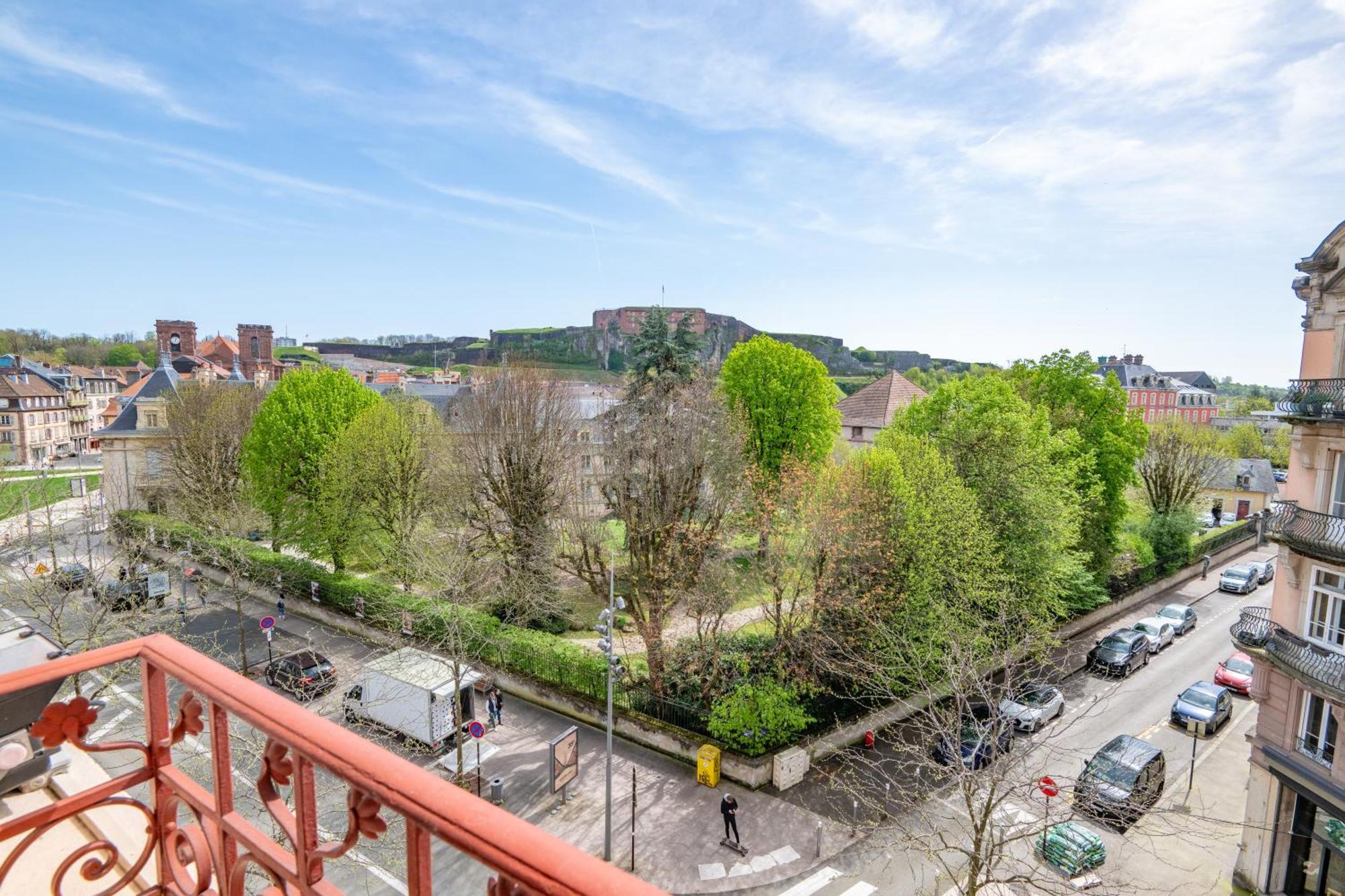 Grand Hotel Du Tonneau D'Or Belfort Exterior photo